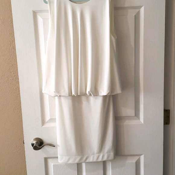 White backless dress - Picture 1 of 4